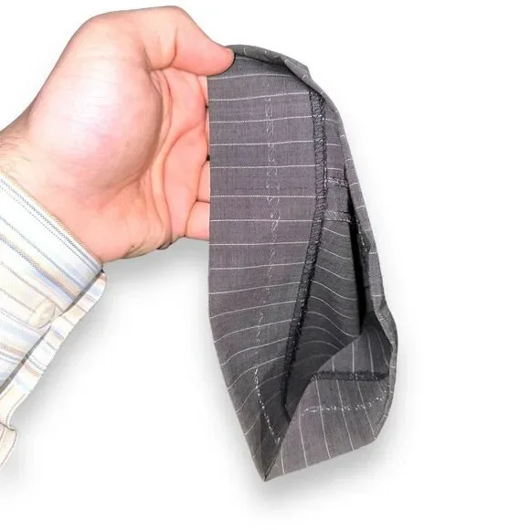 Samuelsohn Gable Gray Striped Super 130s Suit Size 44R